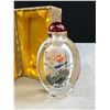 Image 2 : Large Chinese Reverse Painted Glass Snuff Bottle in Box