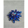 Image 2 : Lovely Vintage Blue Rhinestone Sunburst Brooch (Possibly a Juliana (D&E) Piece)