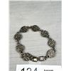 Image 3 : Vintage Metal Link Bracelet Featuring Round Bezels w/ Preserved Flowers Set in Resin