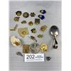 Image 4 : Vintage Collectible Lot of Pins, Spoons, Tokens Etc