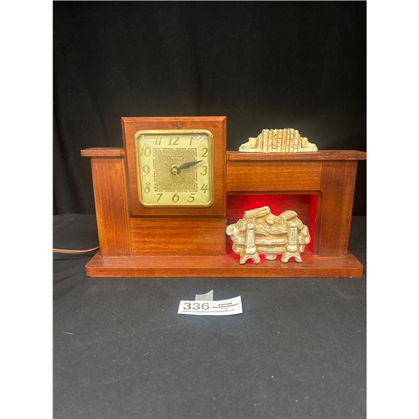 Like New Vintage Fireplace Mantle Clock in Good Working Order