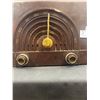 Image 4 : 1950's Fleetwood Radio Sold by Simpson Sears AM Radio Untested