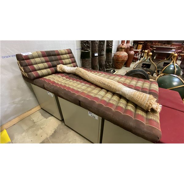 FOLDING PADDED ZEN BED WITH RUG