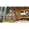 Image 2 : 2 SHELVES OF ASSORTED DECORATIVE BIRD CAGES & DECOR ITEMS
