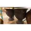 Image 3 : 3 ASSORTED PLANTER POTS