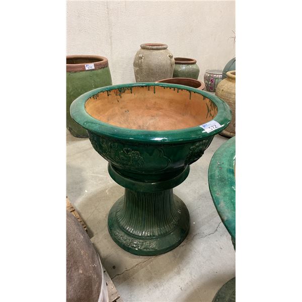 LARGE GREEN CERAMIC DECORATIVE PLANTER POT ON PEDESTAL (2 PCS) APPROX 3.1' H X 2' 10"W