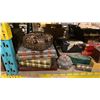 Image 8 : SHELF OF ASSORTED DECORATIVE BOXES, JEWELRY BOXES & BASKETS