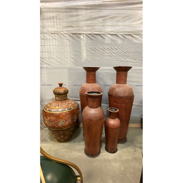 GROUP OF 5 SET DEC METAL DRY FLOWER VASE PROPS