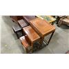 Image 1 : CARVED LIGHT MAHOGANY 3 PC NESTING TABLE SET