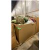 Image 1 : PALLET OF ASSORTED DECORATIVE PILLOWS & SEAT CUSHIONS