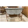 Image 1 : GALVANIZED RUSTIC ICE CHEST