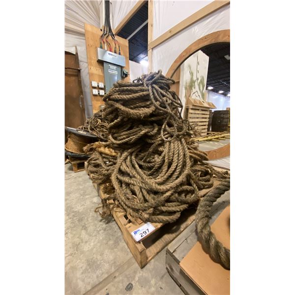 PALLET OF ASSORTED RUSTIC SET DEC ROPES