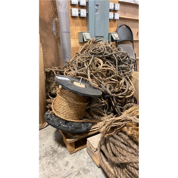 PALLET OF ASSORTED RUSTIC SET DEC ROPES