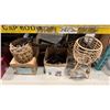 Image 6 : SHELF OF DECORATIVE GEARS, BASKETS, CHAINS, HOOKS & SCRAP METAL PARTS