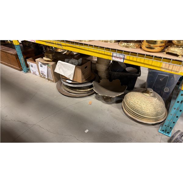 SHELF OF LARGE BRASS SERVING PLATES, CLOCHES, SMALL DECORATIVE BOWLS, LARGE BRASS JUG & ASSORTED