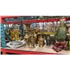 Image 5 : SHELF OF BRASS SERVING PITCHERS, VASES, JADE VASES ON WOODEN STANDS & CANDLE HOLDERS