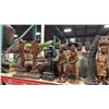 Image 5 : SHELF OF ASSORTED POTTERY, VASES, CARVED STATUES & MORE