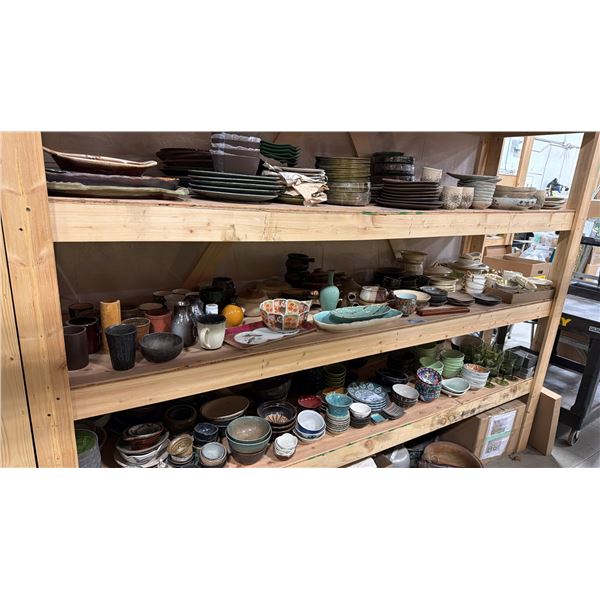 SHELF OF ASSORTED DECORATIVE DISHWARE & CHINA DINNERWARE