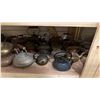 Image 4 : SHELF OF ASSORTED VINTAGE COLLECTABLE TEAPOTS