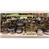 Image 3 : SHELF OF ASSORTED BRASS DECORATIVE ITEMS