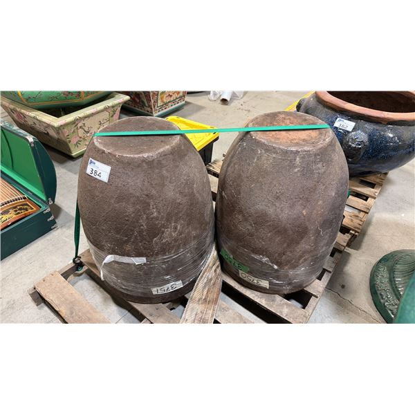 PAIR OF BROWN RUSTIC CERAMIC PLANTER POTS ON PALLET APPROX 1.5' W X 2.2' H