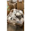 Image 2 : PALLET OF ASSORTED PVC PIPING PIECES