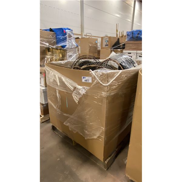 LARGE PALLET BOX FILLED WITH ASSORTED BASKETS