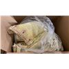 Image 2 : PALLET OF ASSORTED SHOW PROPS AND DECORATIONS - TOWELS, BLANKETS, HOUSEHOLD ITEMS AND MORE