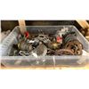 Image 4 : SHELF LOT OF PULLEY WHEELS, FASTENERS AND HARDWARE