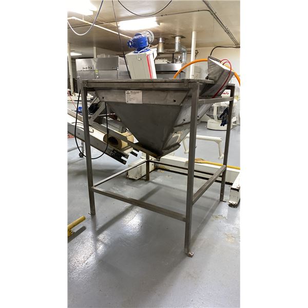 PRI PRI-1 STAINLESS STEEL 47"W X 47"D X 58"H COMMERCIAL POWERED / AIR PRESS CUTTING PORTION HOPPER