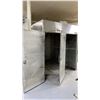 Image 5 : LUCKS DR 1/8 STAINLESS STEEL 2 DOOR 80"W X 104"D X 93"H  COMMERCIAL ROLL IN BAKERS STORAGE PROOFER