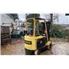 Image 4 : HYSTER E60XM-33 YELLOW 4250 LBS CAPACITY 240.2" MAST HEIGHT 4 STAGE SOLID RUBBER TIRE ELECTRIC SIT