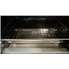 Image 2 : BLACK & DECKER STAINLESS STEEL ELECTRIC COUNTERTOP TOASTER OVEN