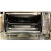 Image 3 : BLACK & DECKER STAINLESS STEEL ELECTRIC COUNTERTOP TOASTER OVEN