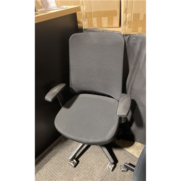 FAST TRACK IMPEX LE3001 BLACK MESH MEDIUM BACK ADJUSTABLE TASK CHAIR *IN BOX*