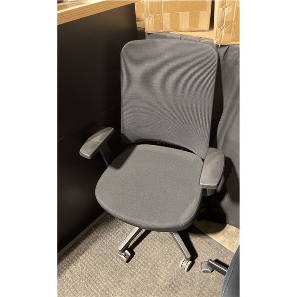 FAST TRACK IMPEX LE3001 BLACK MESH MEDIUM BACK ADJUSTABLE TASK CHAIR *IN BOX*