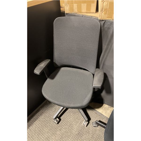 FAST TRACK IMPEX LE3001 BLACK MESH MEDIUM BACK ADJUSTABLE TASK CHAIR *IN BOX*