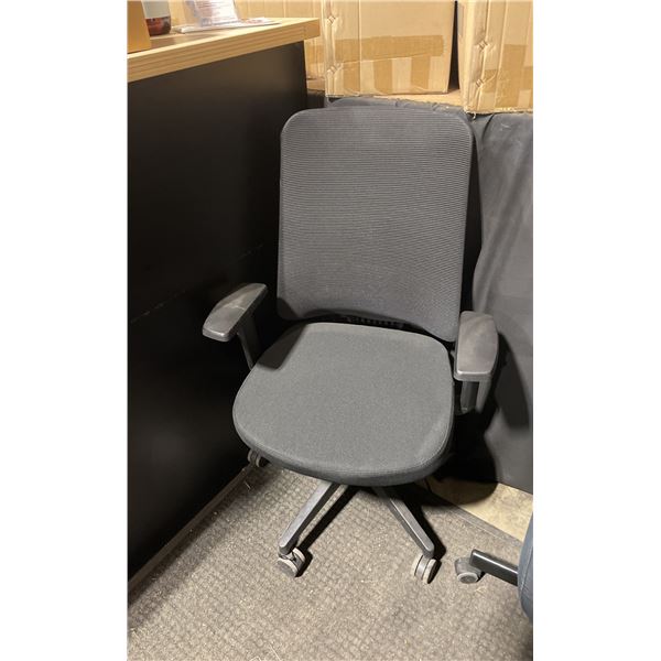 FAST TRACK IMPEX LE3001 BLACK MESH MEDIUM BACK ADJUSTABLE TASK CHAIR *IN BOX*