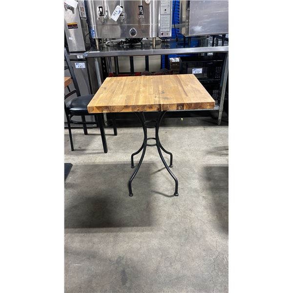 BUTCHER BLOCK  WOOD TOP SINGLE PEDESTAL 26" X 24" RESTAURANT TABLE 30"H