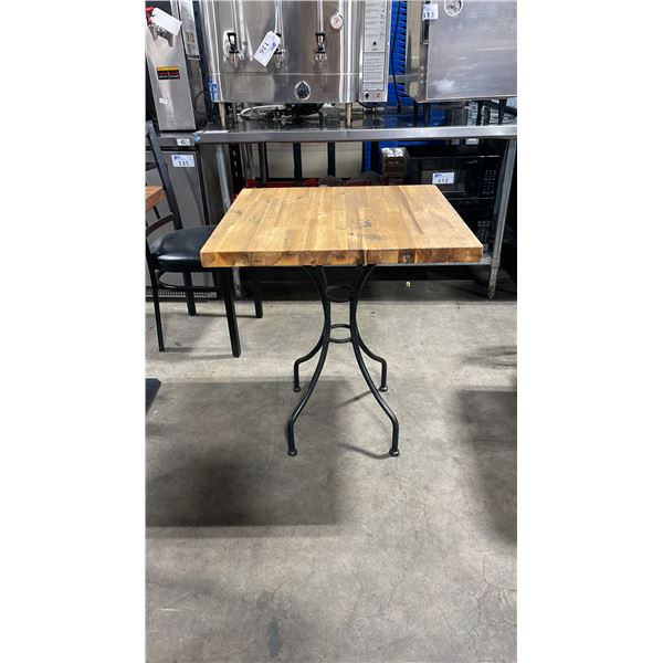 BUTCHER BLOCK  WOOD TOP SINGLE PEDESTAL 26" X 24" RESTAURANT TABLE 30"H