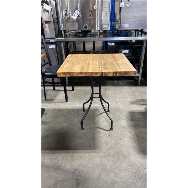 BUTCHER BLOCK  WOOD TOP SINGLE PEDESTAL 26" X 24" RESTAURANT TABLE 30"H