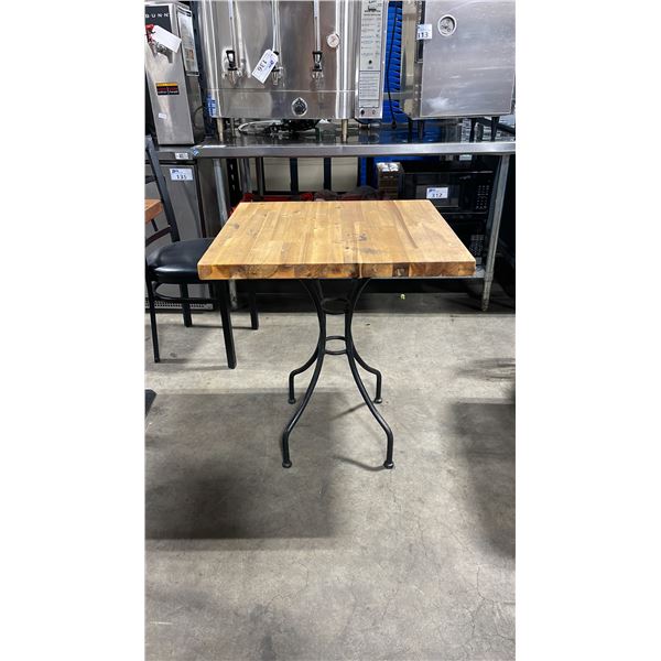 BUTCHER BLOCK  WOOD TOP SINGLE PEDESTAL 26" X 24" RESTAURANT TABLE 30"H