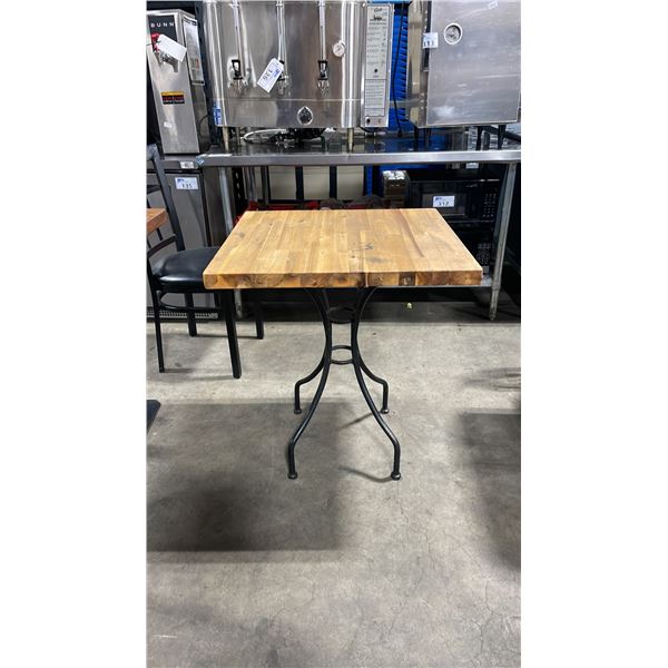BUTCHER BLOCK  WOOD TOP SINGLE PEDESTAL 26" X 24" RESTAURANT TABLE 30"H