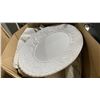 Image 5 : LARGE BOX OF ASSORTED RESTAURANT DISHWARE