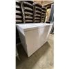 Image 2 : MIDEA R600A WHITE ELECTRIC REACH IN CHEST FREEZER