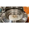 Image 3 : VOLLRATH STAINLESS STEEL ROLL TOP CHAFING DISH