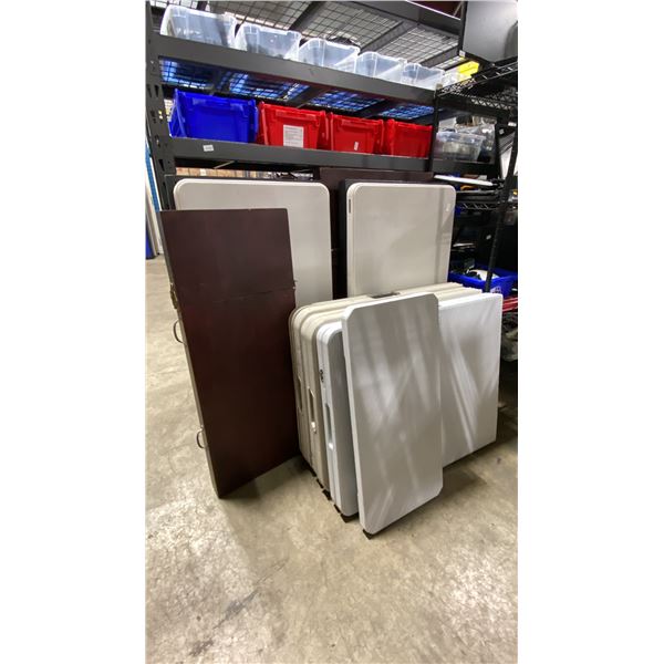 ASSORTED FOLDING TABLES, GLASS PANELS IN WOODEN CASES & 2 BLACK RISERS
