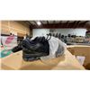 Image 2 : PALLET OF ASSORTED SHOES, EVENT CHAIRS, MONITOR MOUNTS & MORE