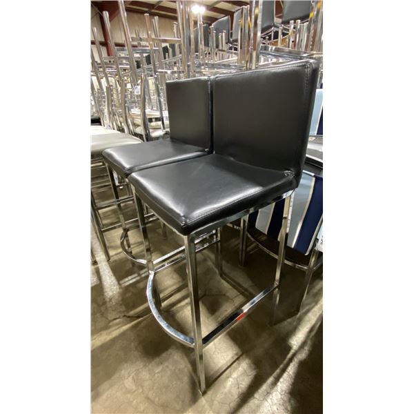 PAIR OF BLACK PADDED CHROME METAL FRAMED BAR CHAIRS 30"H