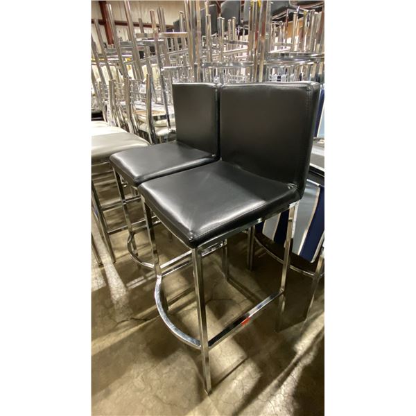 PAIR OF BLACK PADDED CHROME METAL FRAMED BAR CHAIRS 30"H